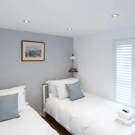 Pickwick'S Place By The Sea Broadstairs Exterior photo