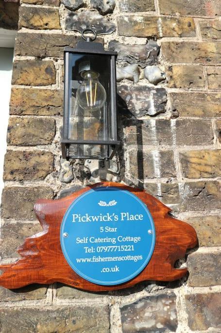 Pickwick's Place By The Sea Holiday home *